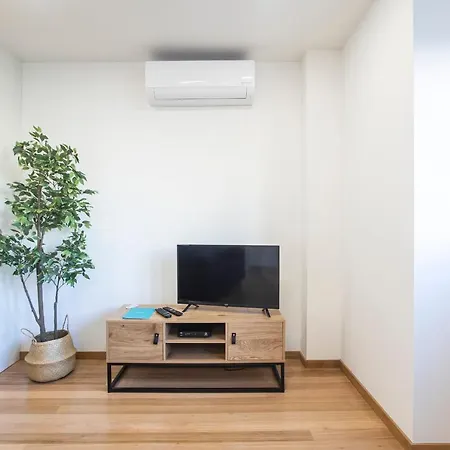 Homely W/ Ac Near Marques By Lovelystay *