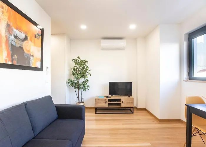 Homely W/ Ac Near Marques By Lovelystay Apartmán *