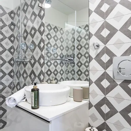 Homely W/ Ac Near Marques By Lovelystay * Πόρτο