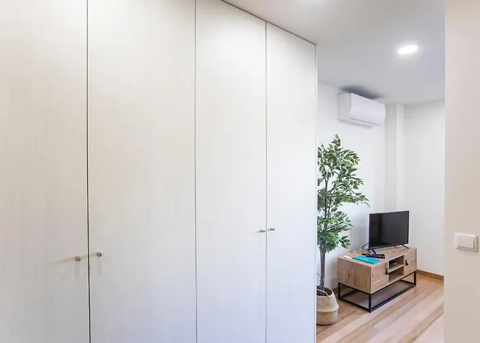 Homely W/ Ac Near Marques By Lovelystay *