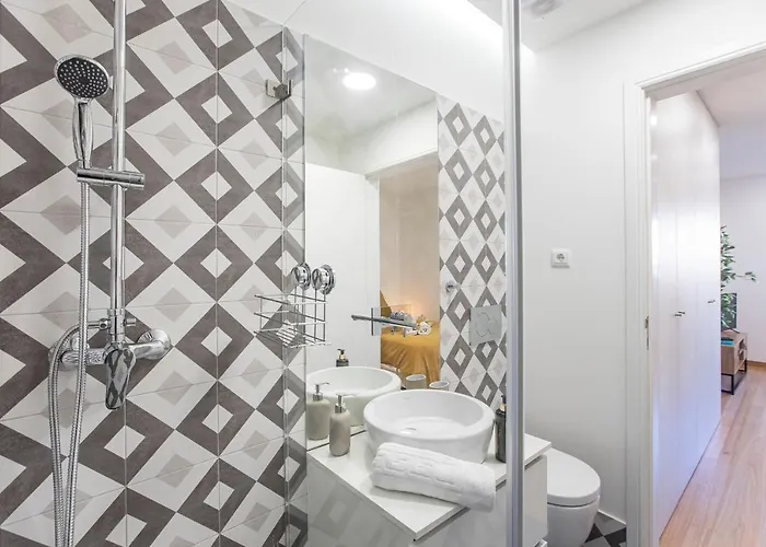 Homely W/ Ac Near Marques By Lovelystay *