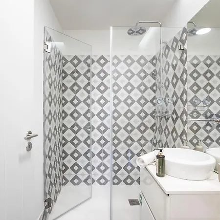 Homely W/ Ac Near Marques By Lovelystay Apartmán *